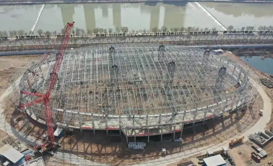 【钢结构·工程】甘肃临洮滑冰馆105米跨度椭圆形屋盖网架封顶(图5)