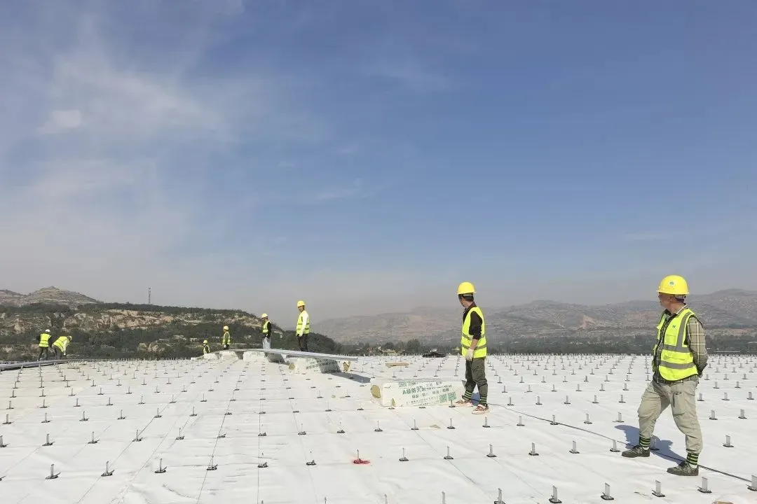 【钢结构·工程】甘肃临洮滑冰馆105米跨度椭圆形屋盖网架封顶(图9)