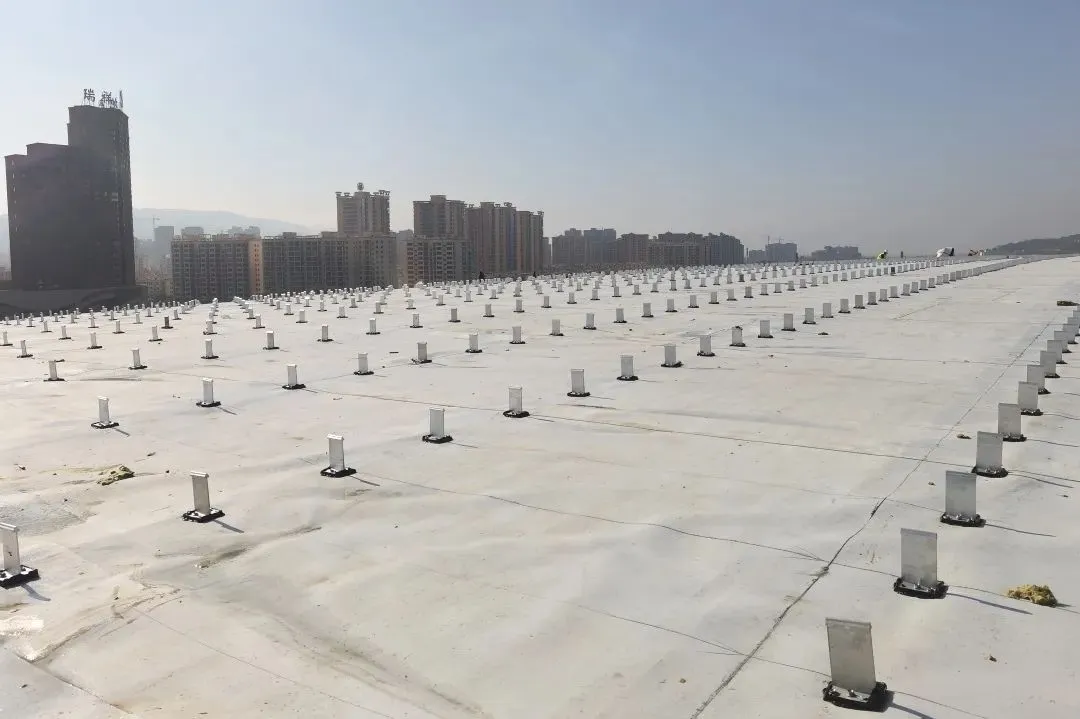 【钢结构·工程】甘肃临洮滑冰馆105米跨度椭圆形屋盖网架封顶(图13)