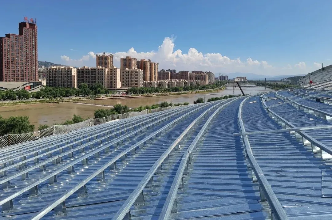 【钢结构·工程】甘肃临洮滑冰馆105米跨度椭圆形屋盖网架封顶(图14)