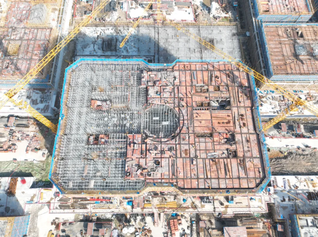 【钢结构·工程】又一主体封顶!福耀科技大学(暂名)项目再传捷报(图4) 图片