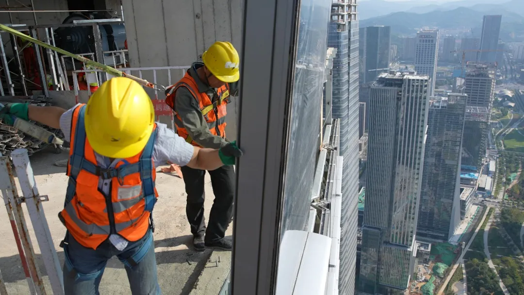 【钢结构·工程】428米“山东第一高”外框钢结构实现封顶(图3) 图片