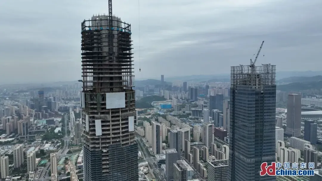 【钢结构·工程】428米“山东第一高”外框钢结构实现封顶(图4) 图片