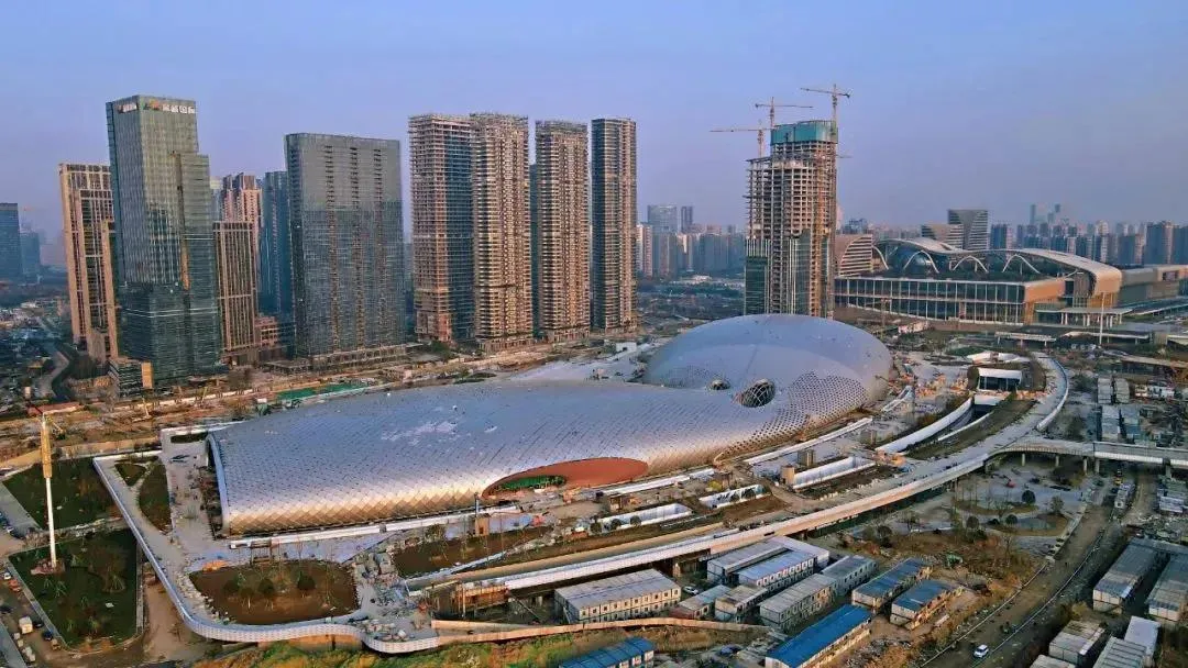 【金属建筑】全球最大的“玉琮”,这一角度看,很震撼!(图4) 1-210311132I4I6.jpg